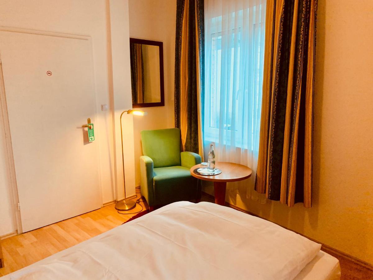 Hotel Gasthaus Zur Eule Köln Exteriör bild