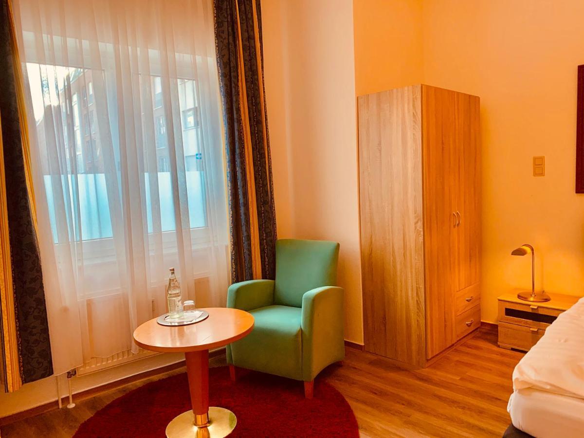 Hotel Gasthaus Zur Eule Köln Exteriör bild